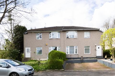 3 bedroom flat for sale