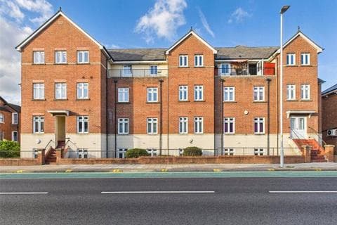 Flat - London Road, Gloucester, Gloucestershire, GL1
