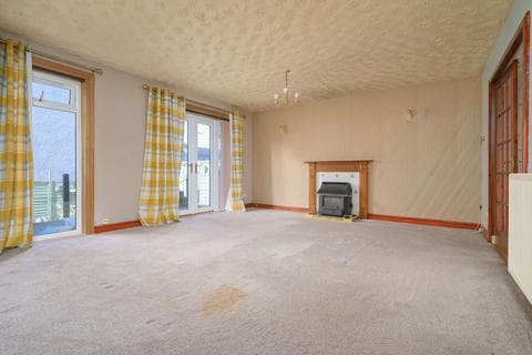 End of terrace house - Greenlee Drive, Dundee, DD2