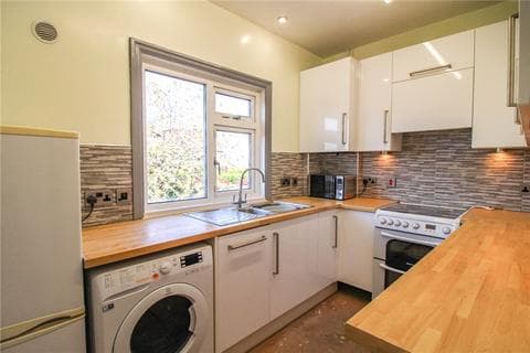 Apartment - Helmsley Road, Leeds, West Yorkshire, LS16