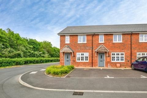 Semi-detached house - Leasowe Place, Rushwick, WORCESTER