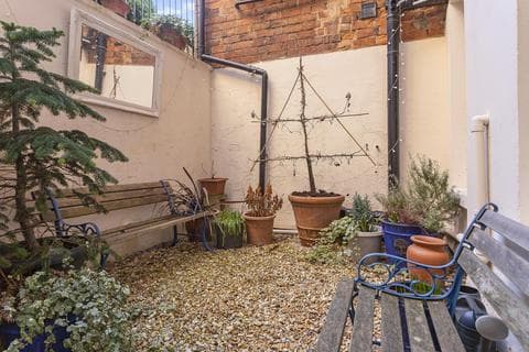 Flat - 104 Bath Road, Cheltenham, GL53