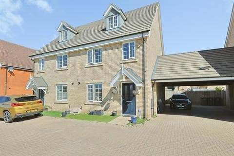 Semi-detached house - Britannia Way, Norwich