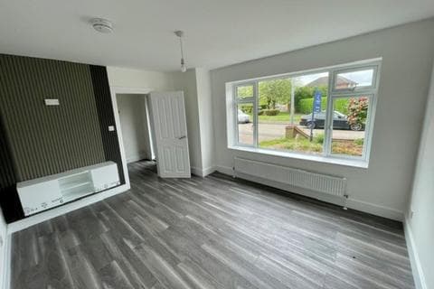 Semi-detached house - 4 Egerton Green Road, Colchester, Essex CO2 9DJ