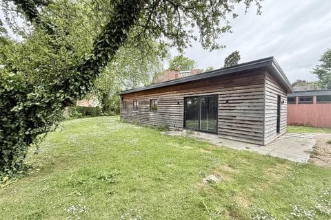 Detached bungalow - Denmark Road, Gloucester GL1