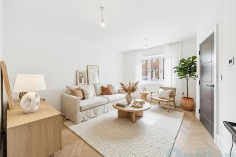 House - Eagle Farm, Milton Keynes MK17