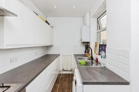 Terraced house - Fagley Road, Bradford, BD2