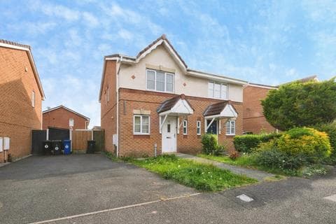 Semi-detached house - Stirling Lane, Hunts Cross, Liverpool, Merseyside, L25