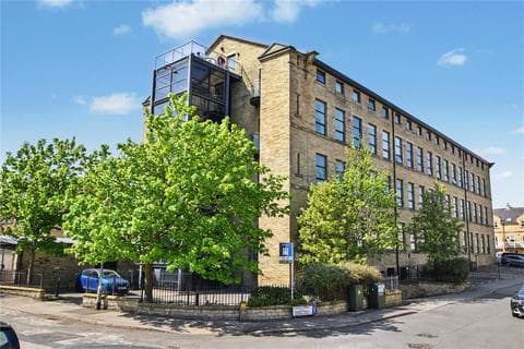Apartment - Cavendish Court, Drighlington, Bradford, West Yorkshire