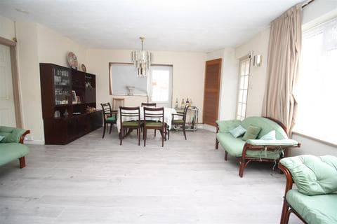 Semi-detached bungalow - Shelley Drive, Bletchley, Milton Keynes