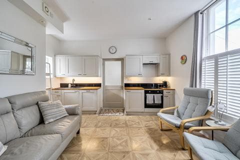 Apartment - Suffolk Road, Gloucestershire GL50