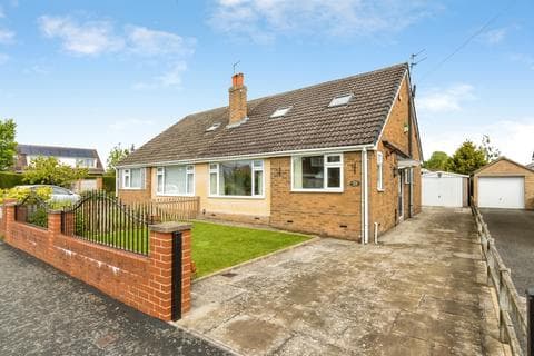 Semi-detached house - Whinmoor Crescent, Leeds