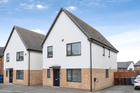 Detached house - Finchley Close, Hull