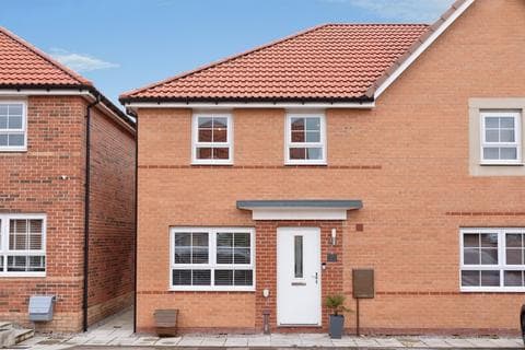 Semi-detached house - Brigade Drive, Cottingham
