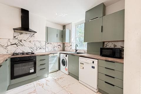 Terraced house - Barrington Road, Liverpool, L15