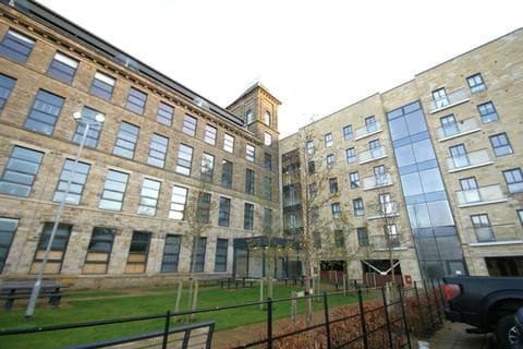 Flat - Low Lane, Horsforth, Leeds, LS18