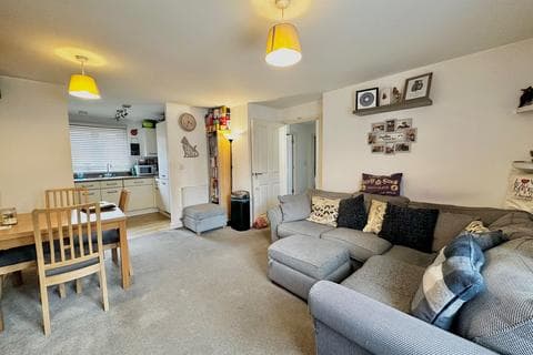 Maisonette - Cicero Crescent, Fairfields, MK11