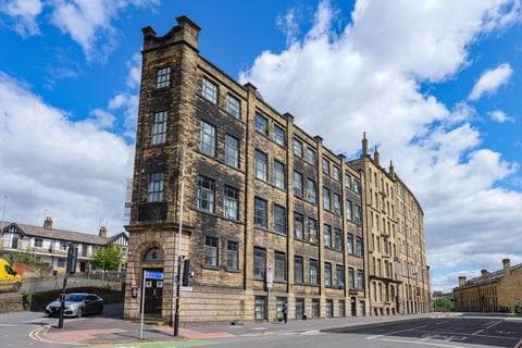 Studio - Sunbridge Road, Bradford BD1
