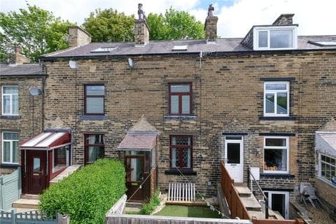 Terraced house - Briar Rhydding, Shipley BD17