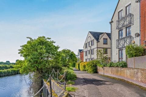 Flat - Gabriels Wharf, Water Lane EX2
