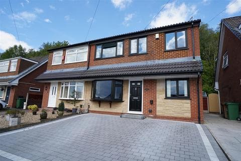 Semi-detached house - Mendip Close, Horwich, Bolton