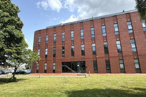 Apartment - Vicarage Farm Road, Peterborough PE1