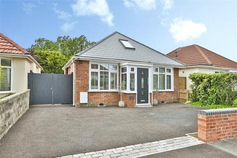 Bungalow - Chandos Avenue, Wallisdown, Poole, Dorset, BH12