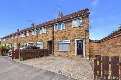 End of terrace house - Medina Road, East Yorkshire HU8