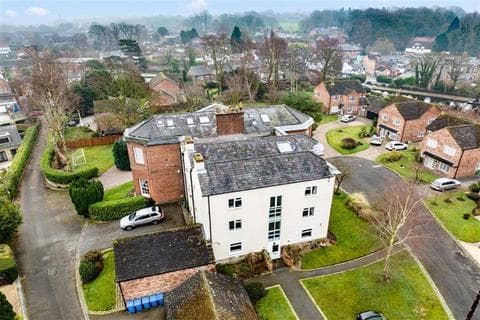 Flat - Millbank, Lymm, WA13