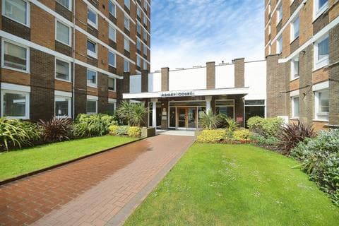 Apartment - Grand Avenue, Hove
