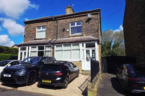 Semi-detached house - Rossefield Road, Bradford, BD9