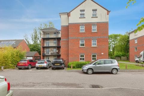 Flat - Beagle Close, Leicester, LE4