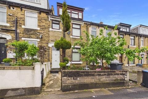 Terraced house - Princeville Street, Bradford, West Yorkshire, BD7