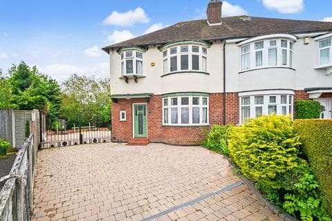 Semi-detached house - Laurence Grove, Wolverhampton WV6