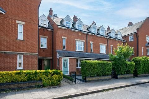 Terraced house - Ravensworth Gardens, Cambridge, CB1