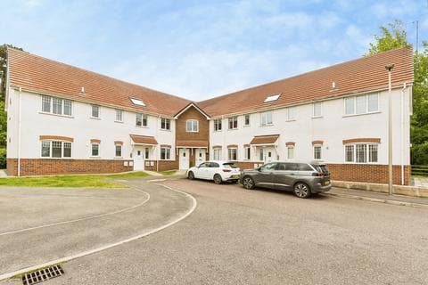 Flat - Troopers Close, Christleton, Chester, Cheshire, CH3