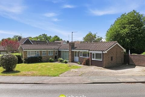 Detached bungalow - St Johns Road, Colchester, CO4