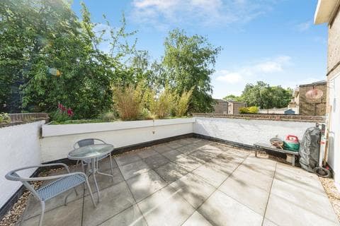 Flat - Exeter Place, Northampton, Northamptonshire, NN1