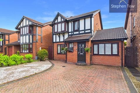 Detached house - Oakwood Close, Blackpool, FY4