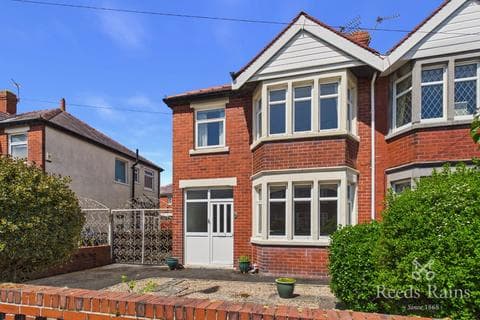 Semi-detached house - Ravenwood Avenue, Lancashire FY4