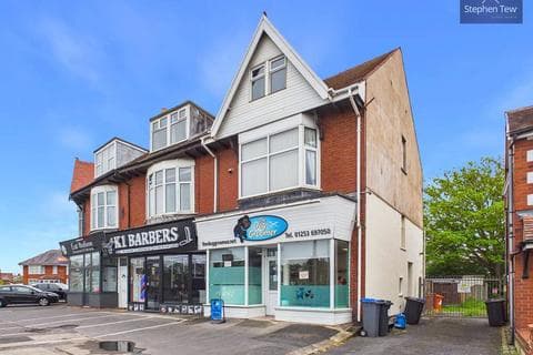 Maisonette - Marton Drive, Blackpool, FY4