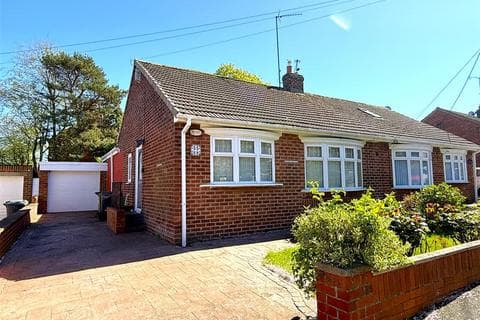 Semi-detached bungalow - The Hawthorns, East Boldon