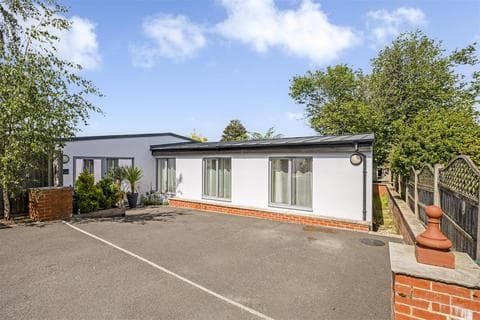 Detached bungalow - Green Lane, Churchdown