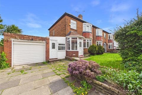 Semi-detached house - Fortrose Avenue, Tyne and Wear SR3