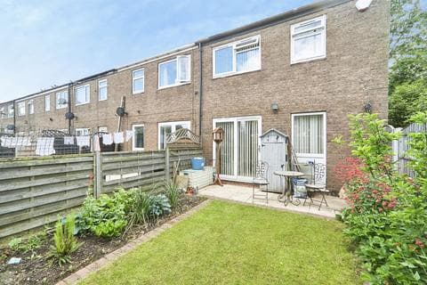 End of terrace house - Ashlea Green, Leeds