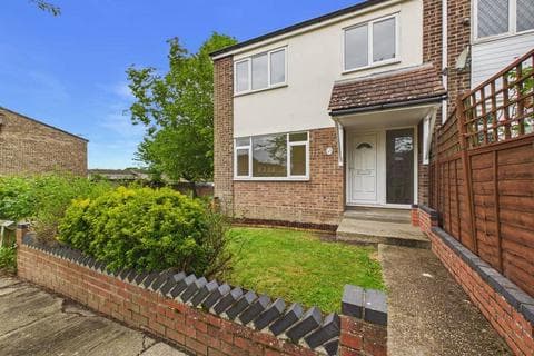 End of terrace house - Rosalind Close, Colchester, Essex, CO4