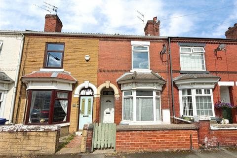 Terraced house - Royston Avenue, South Yorkshire DN5