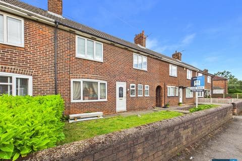 Terraced house - Oxford Street, New Rossington, Doncaster, South Yorkshire, DN11