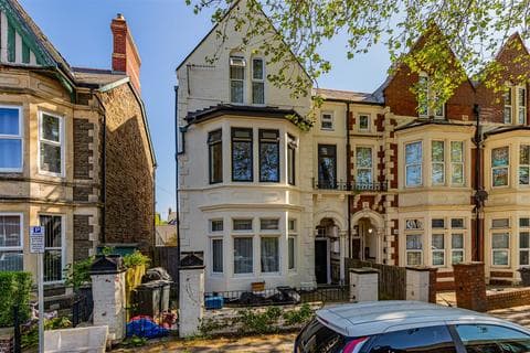 Apartment - Pen-Y-Lan Road, Cardiff CF24