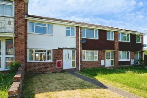 Terraced house - Curlew Road, Abbeydale, Gloucester, Gloucestershire, GL4